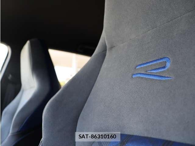 VolksWagen GOLF R 2022-11 7880477-13