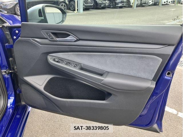 VolksWagen GOLF R 2022-10 8076134-11