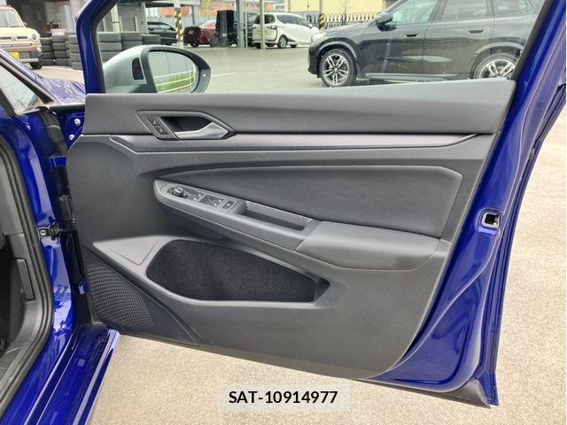VolksWagen GOLF R 2025-06 8102703-10