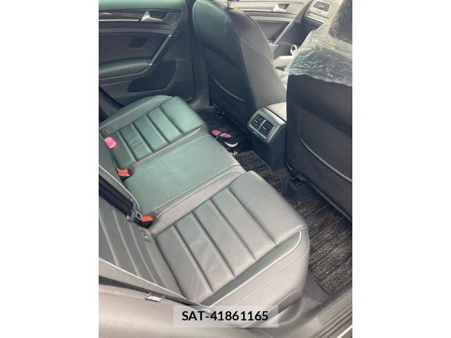 VolksWagen GOLF R 2020-03 8102704-12