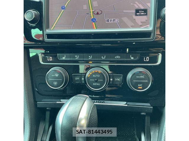 VolksWagen GOLF R 2017-08 8132992-10