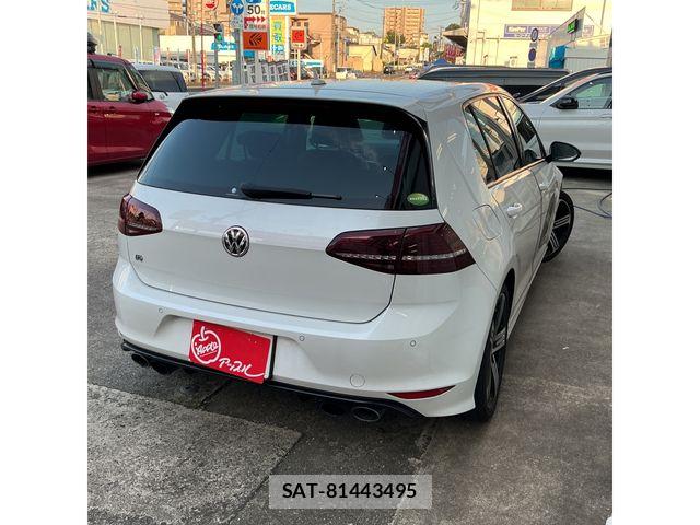 VolksWagen GOLF R 2017-08 8132992-2