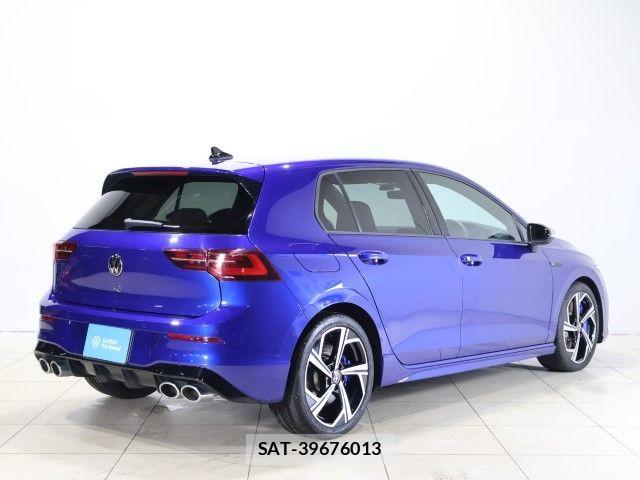 VolksWagen GOLF R 2023-09 8211016-1