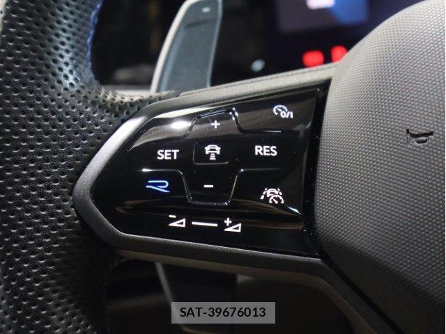 VolksWagen GOLF R 2023-09 8211016-20
