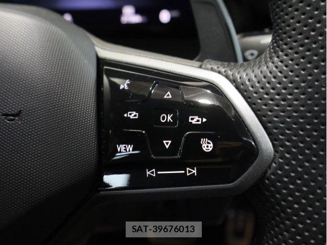 VolksWagen GOLF R 2023-09 8211016-21