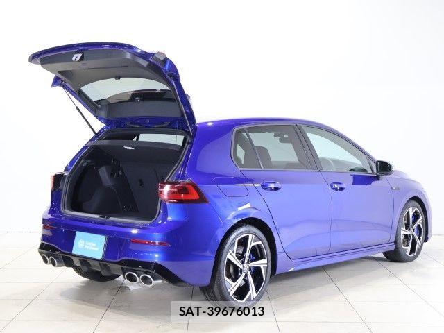 VolksWagen GOLF R 2023-09 8211016-8