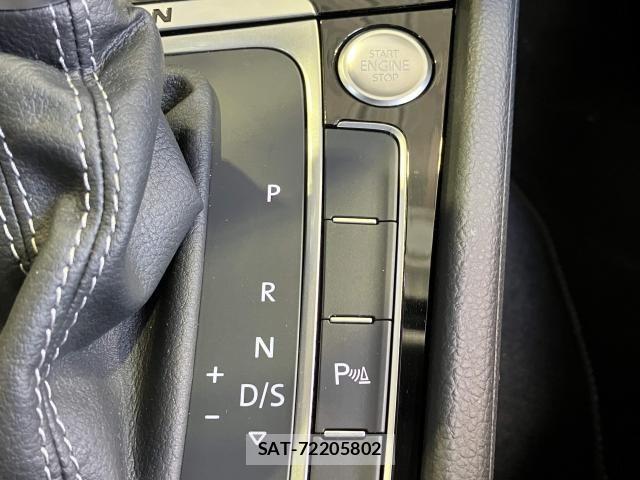 VolksWagen GOLF R 2015-07 8355888-14