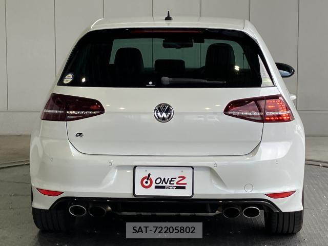 VolksWagen GOLF R 2015-07 8355888-27