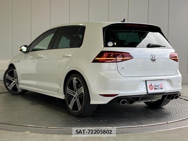 VolksWagen GOLF R 2015-07 8355888-28