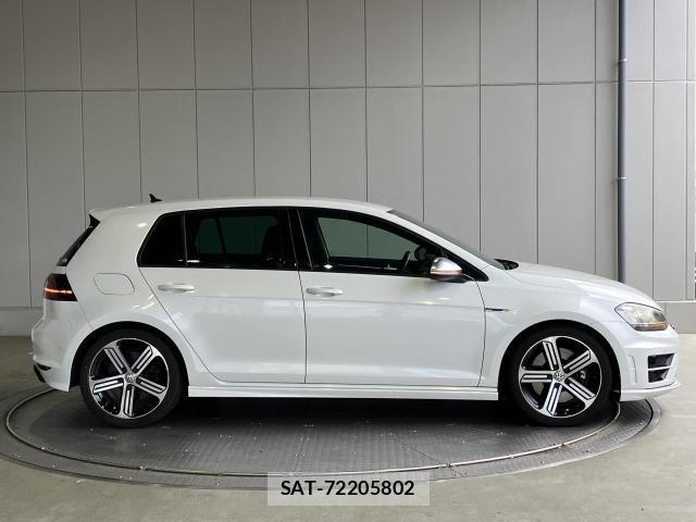 VolksWagen GOLF R 2015-07 8355888-29