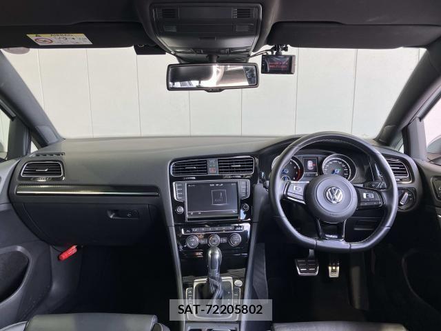 VolksWagen GOLF R 2015-07 8355888-5