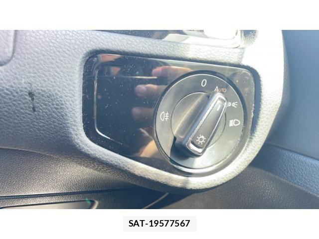 VolksWagen GOLF R 2017-07 8369735-21