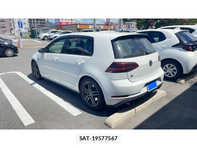 VolksWagen GOLF R 2017-07 8369735-3