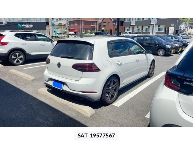 VolksWagen GOLF R 2017-07 8369735-4