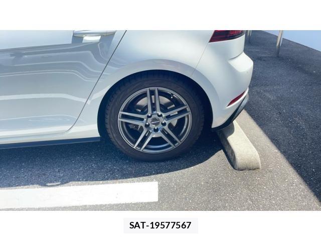 VolksWagen GOLF R 2017-07 8369735-5