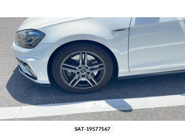 VolksWagen GOLF R 2017-07 8369735-6