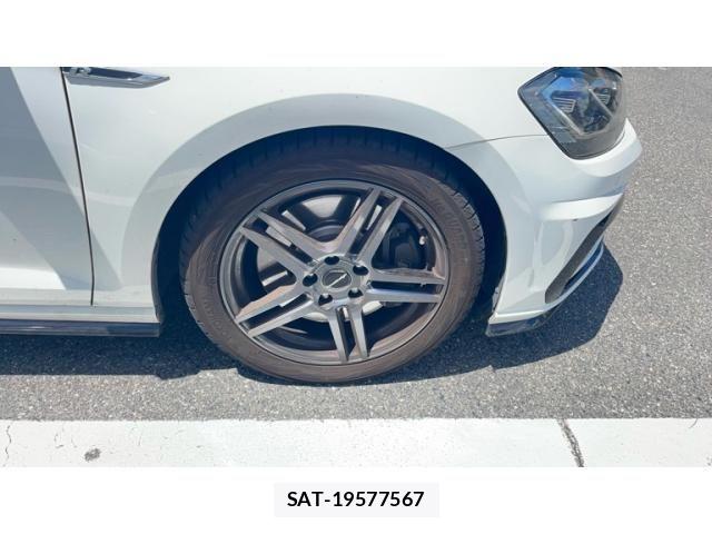 VolksWagen GOLF R 2017-07 8369735-7