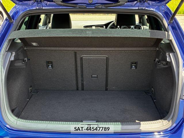 VolksWagen GOLF R 2015-05 8372381-14