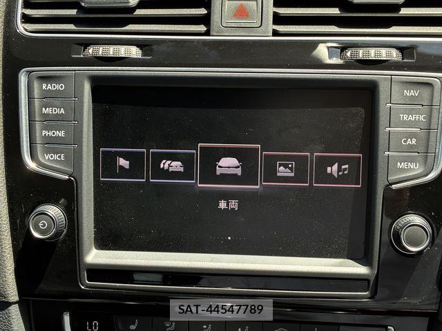 VolksWagen GOLF R 2015-05 8372381-22