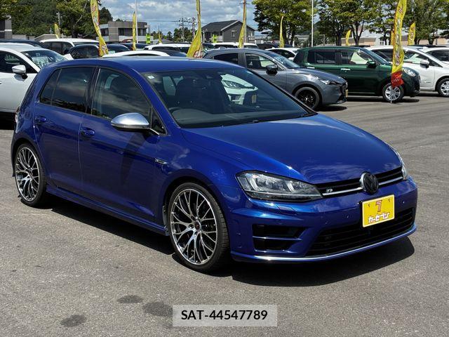 VolksWagen GOLF R 2015-05 8372381-4