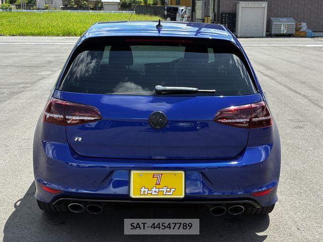 VolksWagen GOLF R 2015-05 8372381-7