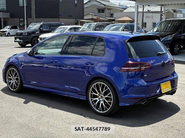 VolksWagen GOLF R 2015-05 8372381-8