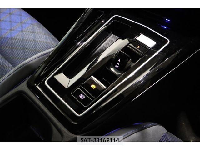 VolksWagen GOLF R 2024-02 8439102-22