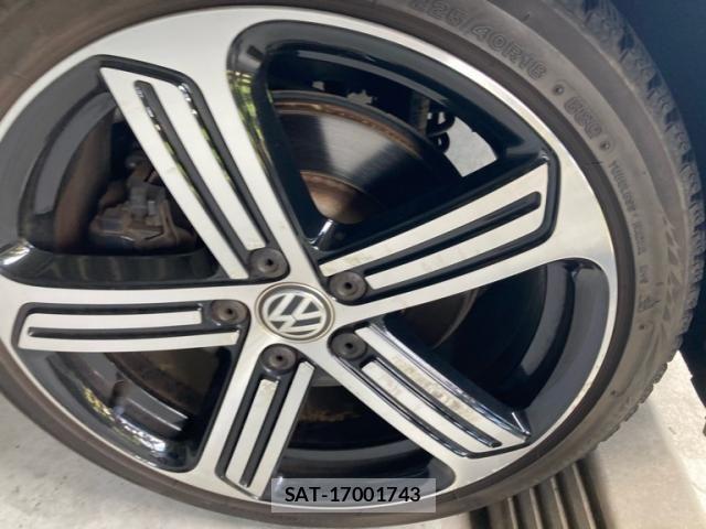 VolksWagen GOLF R 2014-03 8564090-10