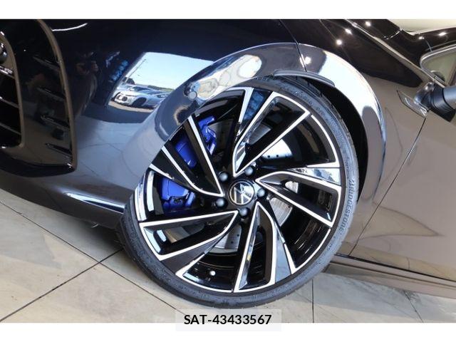 VolksWagen GOLF R 2022-11 8629743-14
