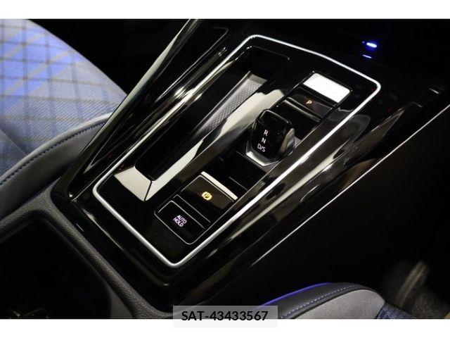 VolksWagen GOLF R 2022-11 8629743-23