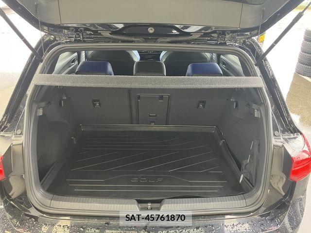 VolksWagen GOLF R 2023-10 8851083-12
