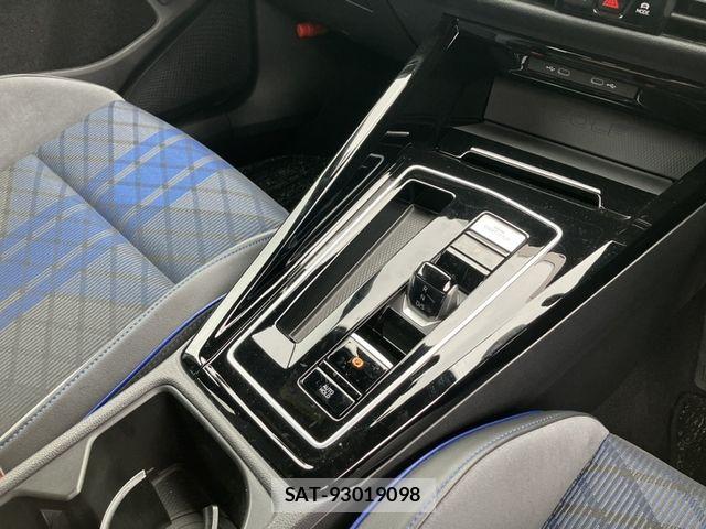 VolksWagen GOLF R 2023-09 8884613-9