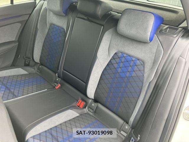 VolksWagen GOLF R 2023-09 8884613-11