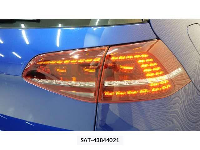 VolksWagen GOLF R VARIANT 2015-02 6528051-9