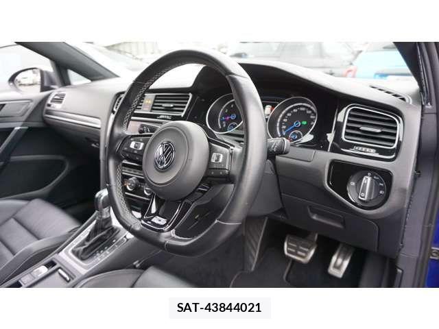 VolksWagen GOLF R VARIANT 2015-02 6528051-14