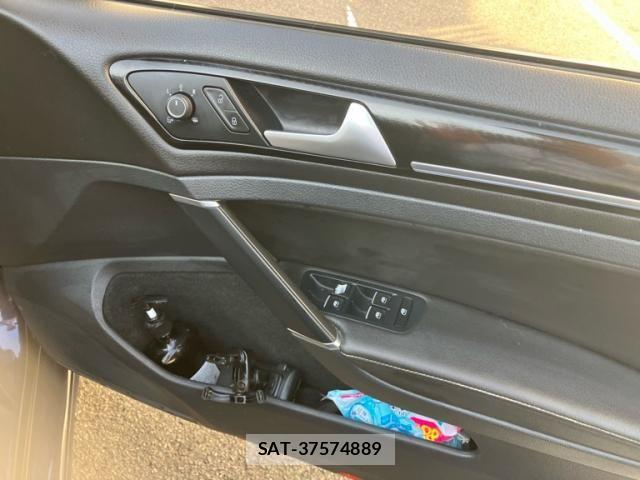 VolksWagen GOLF R VARIANT 2018-07 6915364-18