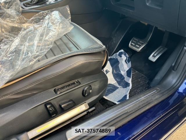 VolksWagen GOLF R VARIANT 2018-07 6915364-20