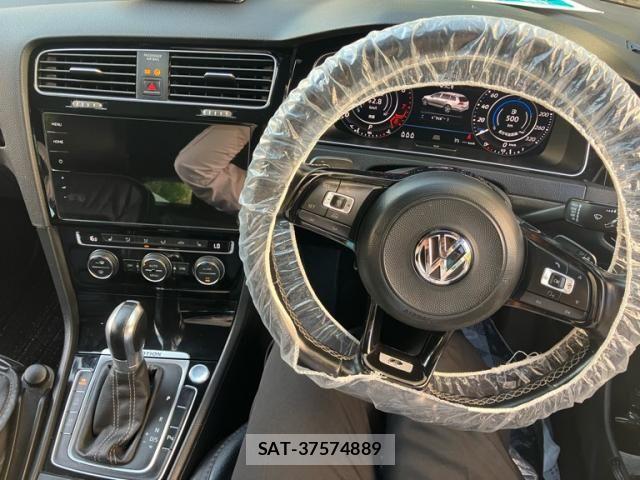 VolksWagen GOLF R VARIANT 2018-07 6915364-22
