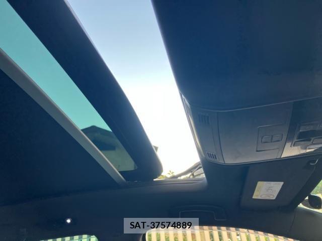 VolksWagen GOLF R VARIANT 2018-07 6915364-26