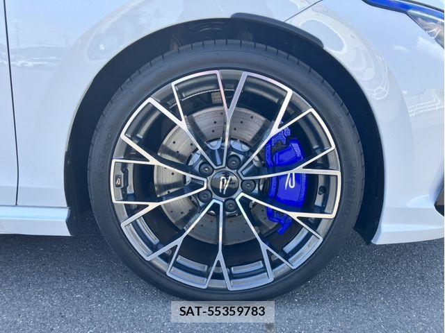 VolksWagen GOLF R VARIANT 2025-09 6915360-4