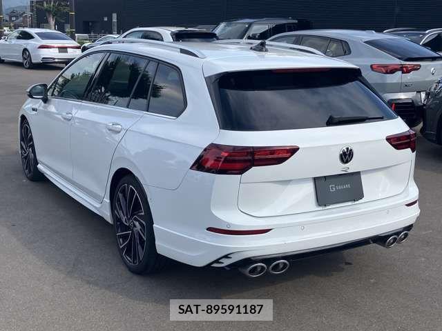 VolksWagen GOLF R VARIANT 2023-07 8211015-1