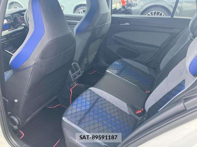 VolksWagen GOLF R VARIANT 2023-07 8211015-19