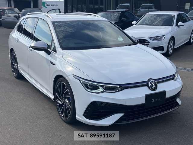VolksWagen GOLF R VARIANT 2023-07 8211015-2