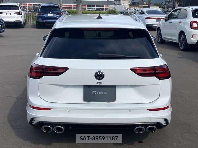 VolksWagen GOLF R VARIANT 2023-07 8211015-5