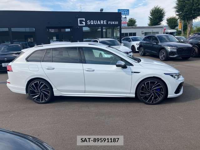 VolksWagen GOLF R VARIANT 2023-07 8211015-6