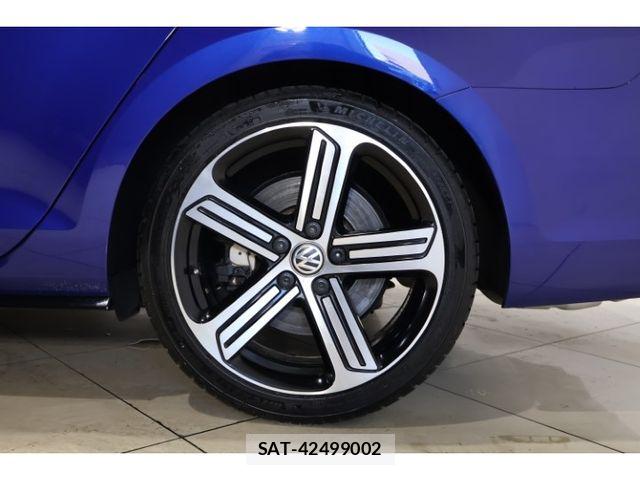 VolksWagen GOLF R VARIANT 2018-08 8439103-13