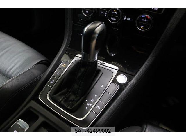 VolksWagen GOLF R VARIANT 2018-08 8439103-22