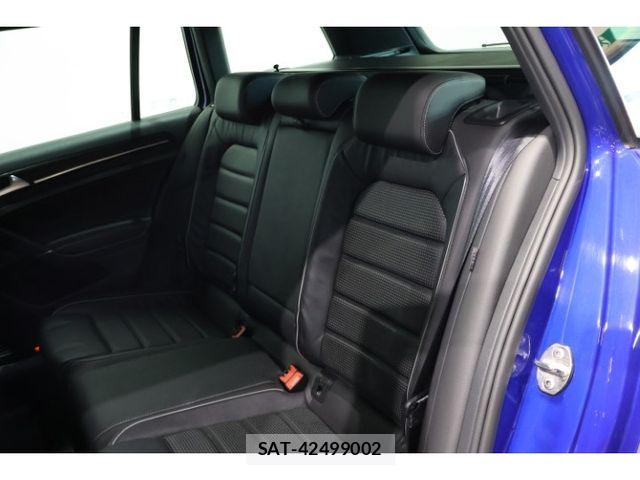 VolksWagen GOLF R VARIANT 2018-08 8439103-5