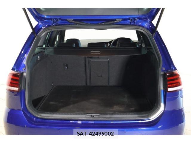 VolksWagen GOLF R VARIANT 2018-08 8439103-7