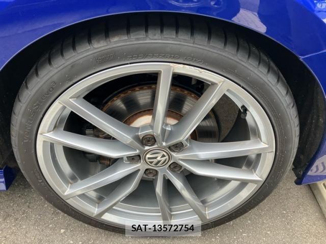 VolksWagen GOLF R VARIANT 2016-10 8882971-16